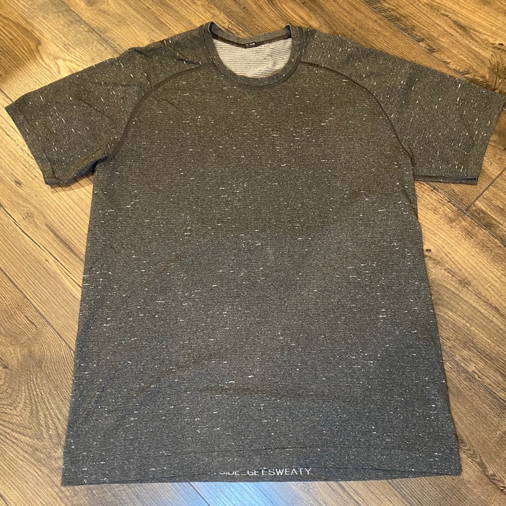 Lululemon large tshirt